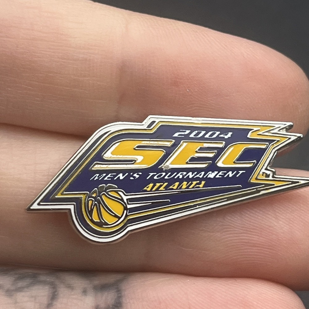 2004 SEC Men's Basketball Tournament Atlanta Georgia‎ Lapel Hat Pin